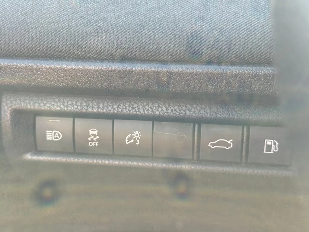 Used 2025 Silver Toyota LE image 17