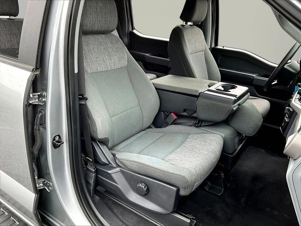 Used 2023 Silver Ford XLT image 30