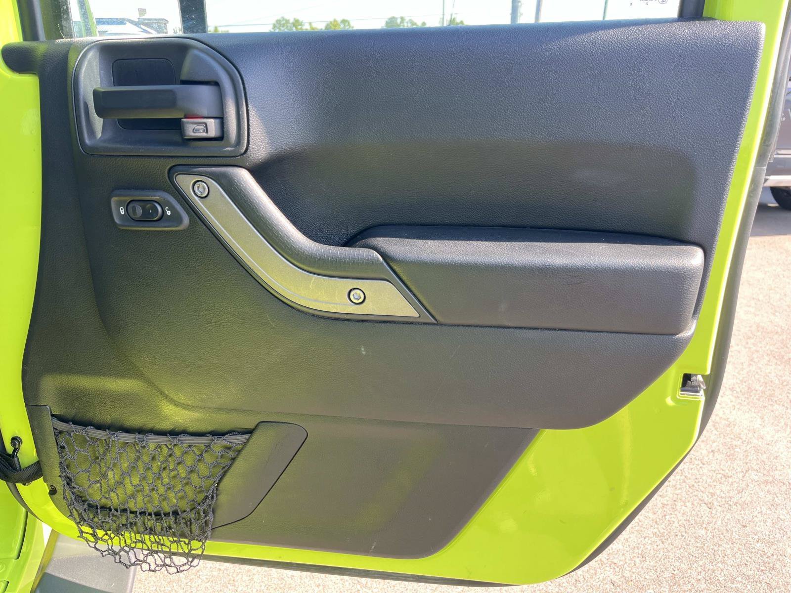 Used 2017 Hypergreen Clearcoat Jeep Sport image 16