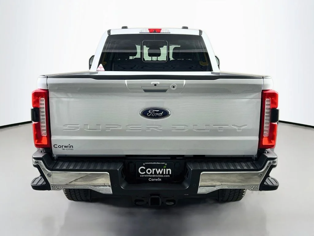 New 2026 Oxford White Ford Lariat image 14