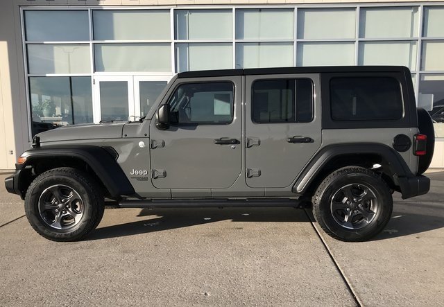 2019 Jeep Wrangler Unlimited Sport S photo 2