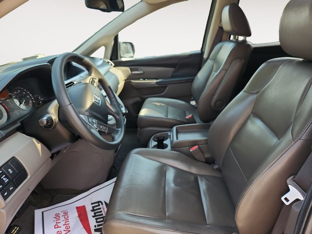 Used 2013  Honda Touring image 11