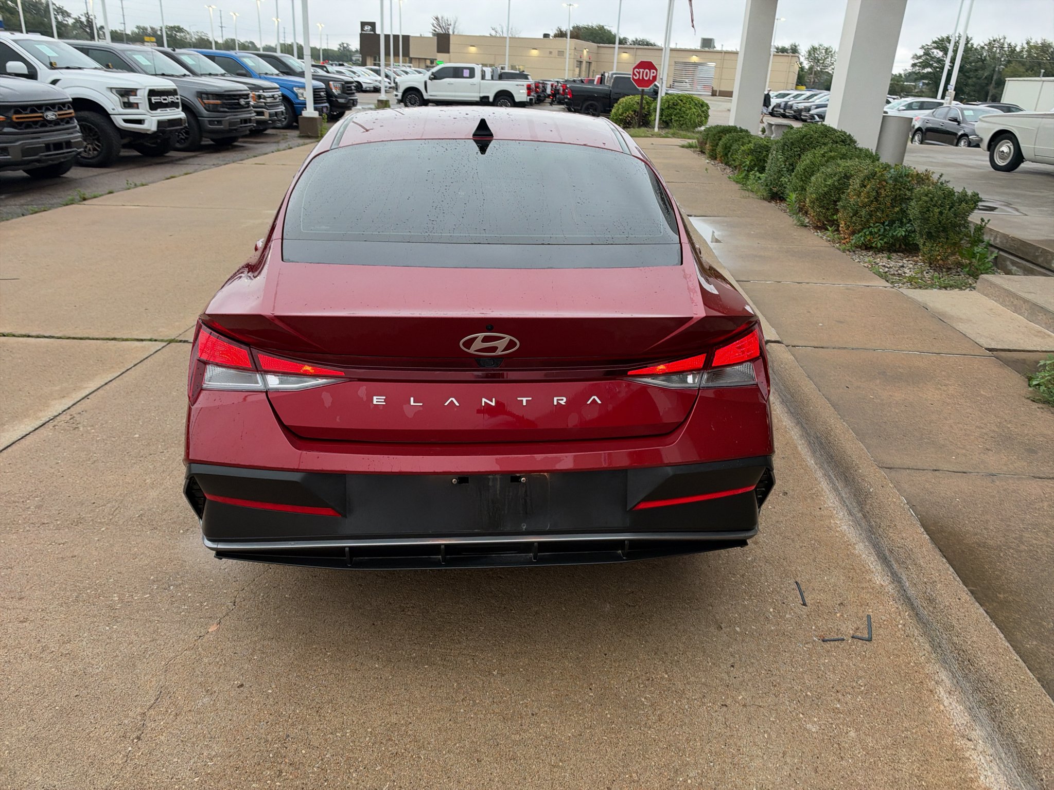 Used 2024 Ultimate Red Hyundai SEL image 7