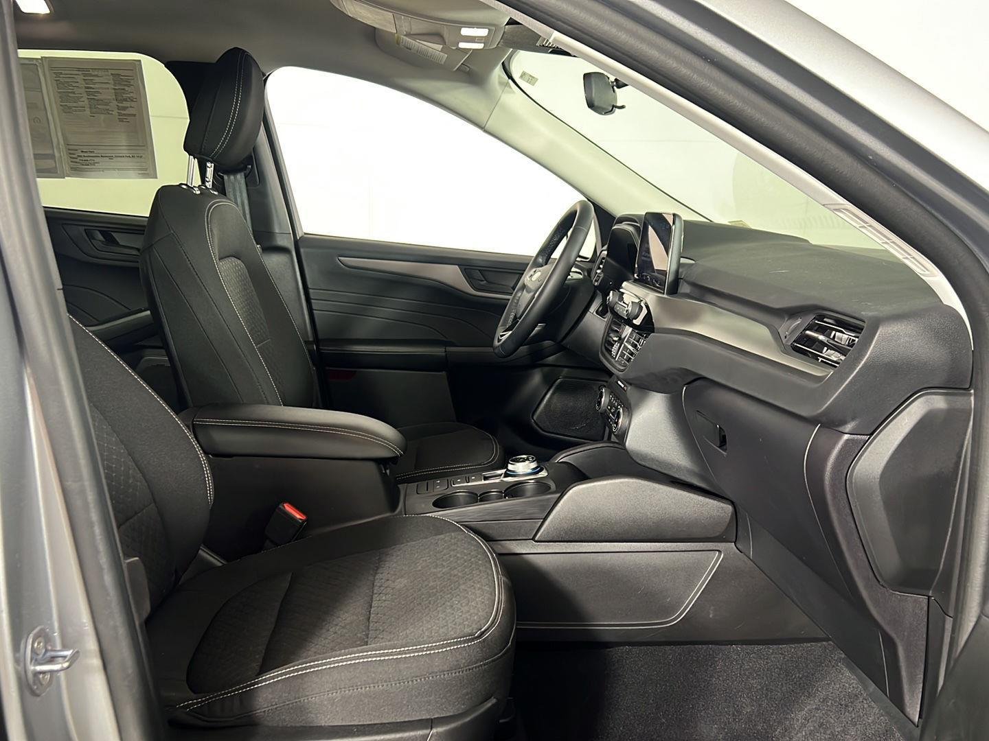 Used 2023 Iconic Silver Ford Active image 15