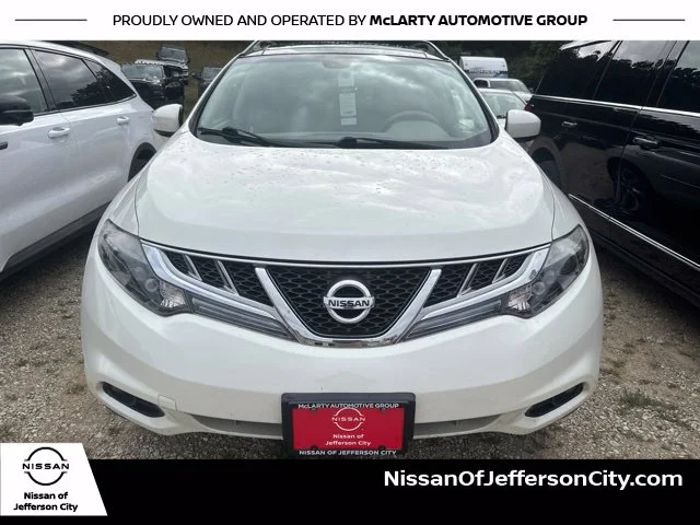 Used 2012 White Nissan LE image 8