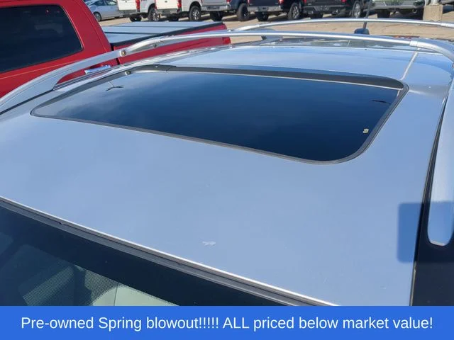 Used 2010 Silver Nissan SL image 11
