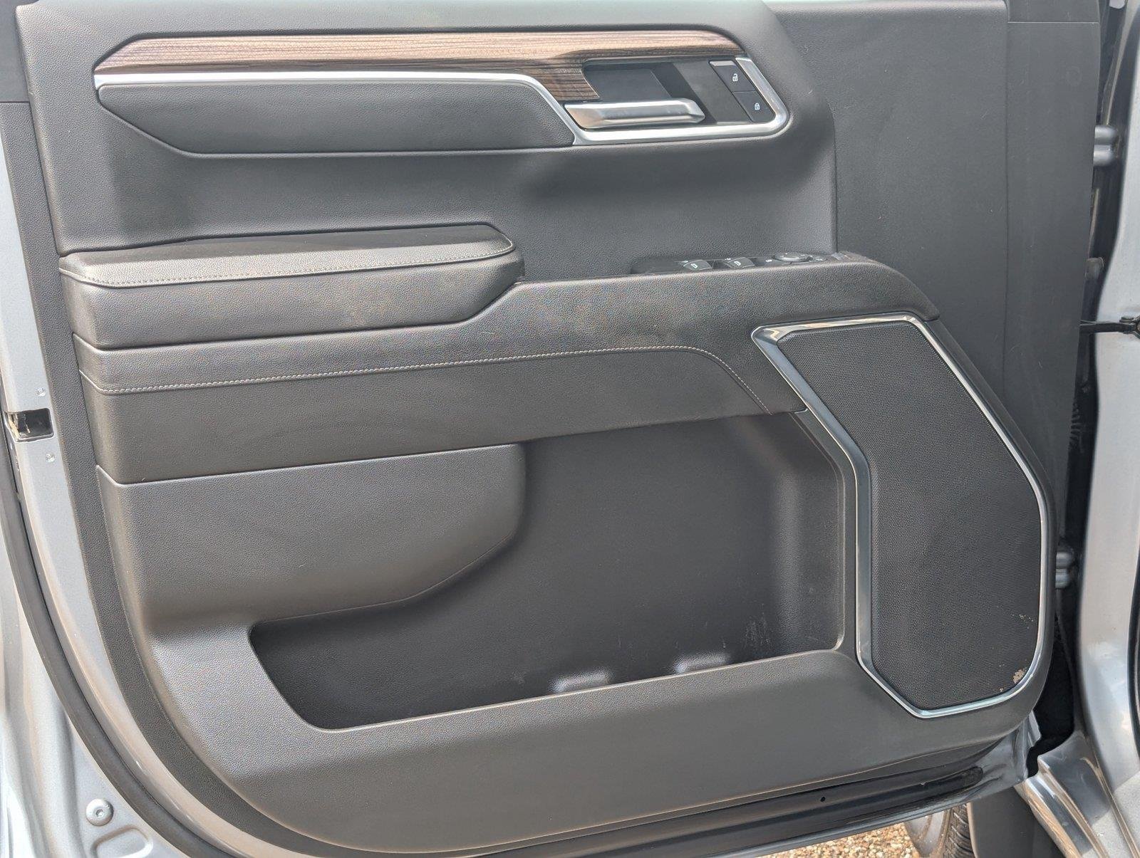 Used 2023 STERLING GRAY METALLIC Chevrolet RST image 13