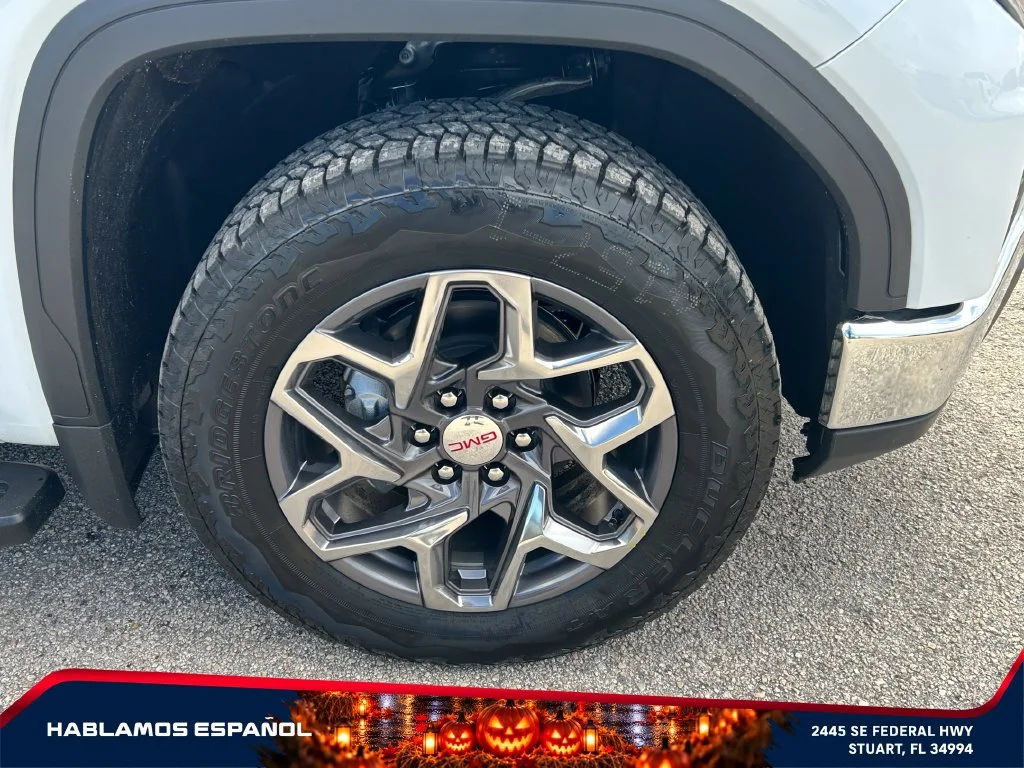 New 2026 Glacier White Tricoat GMC SLT image 21