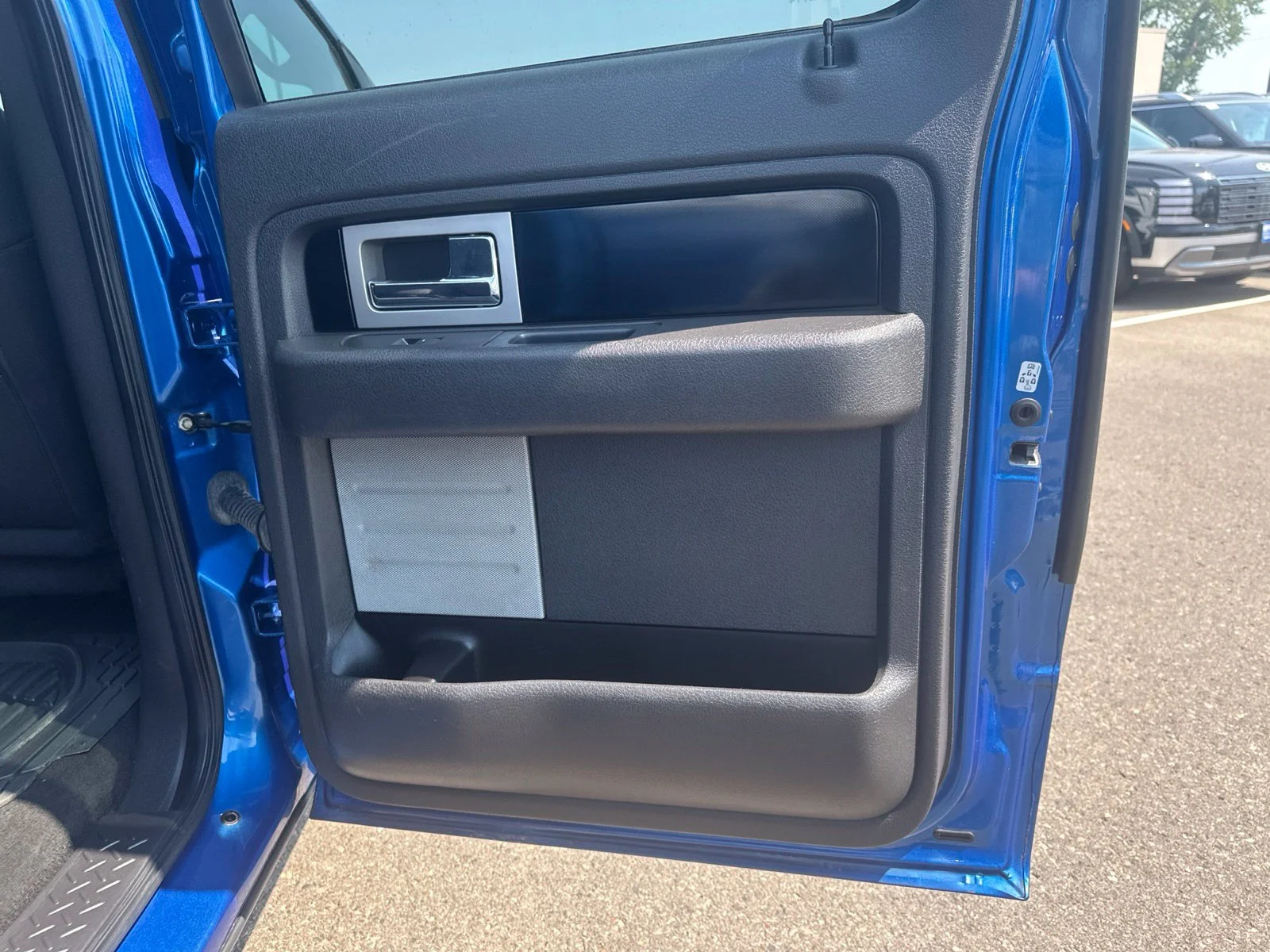 Used 2012 Blue Ford XL image 27