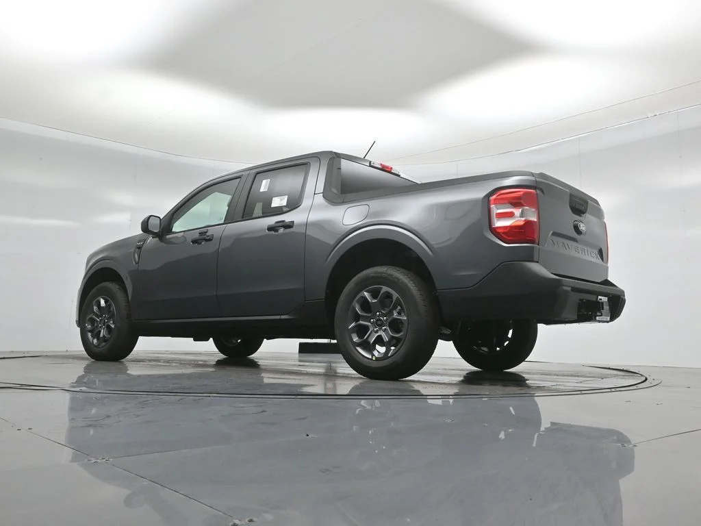 New 2026 Carbonized Gray Metallic Ford XLT image 46