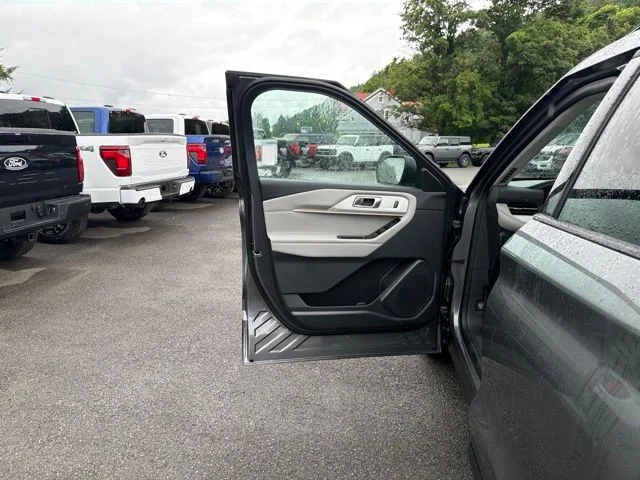 New 2026 Carbonized Gray Metallic Ford Active image 13