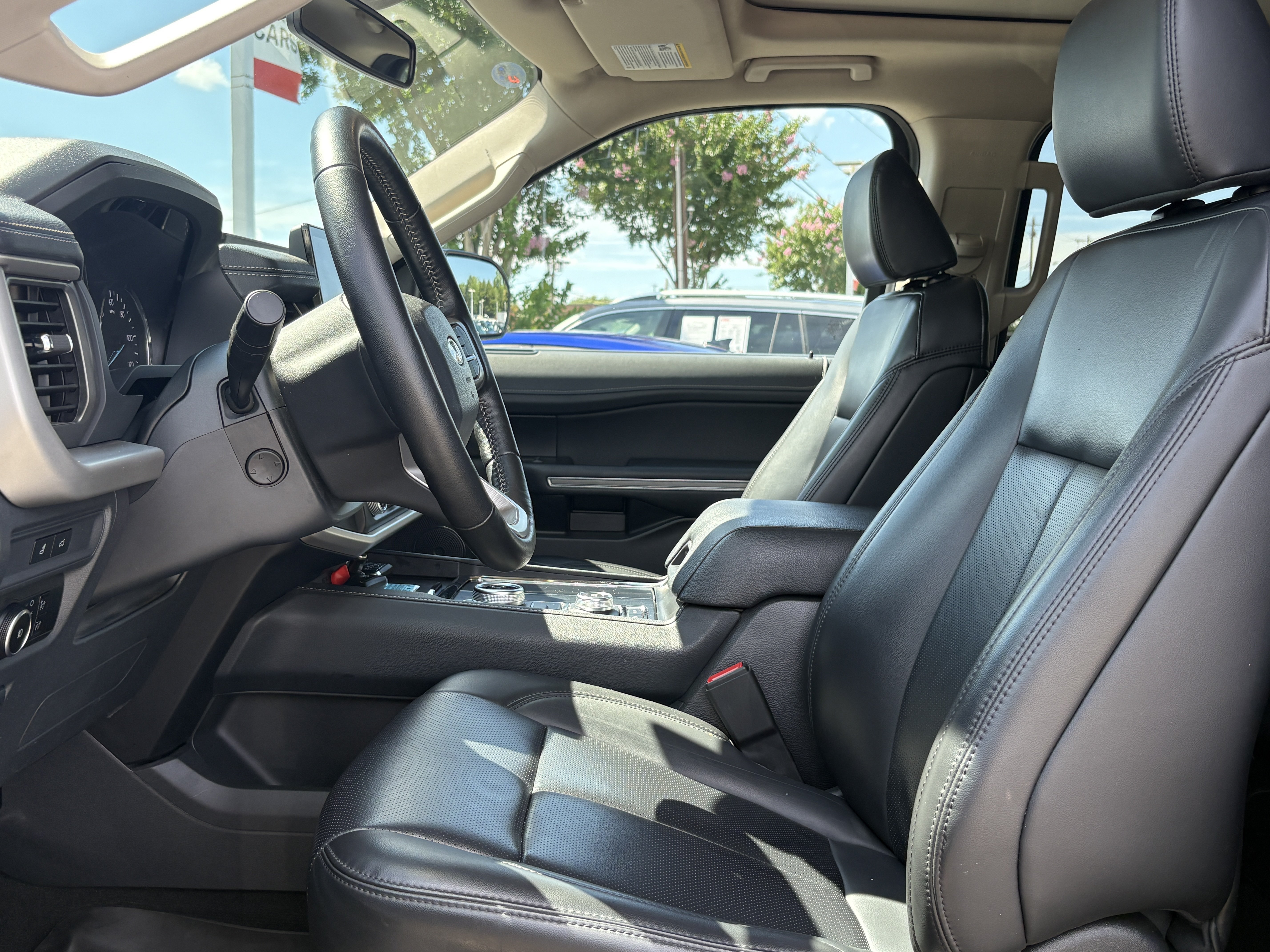 Used 2024 Gray Metallic Ford XLT image 9