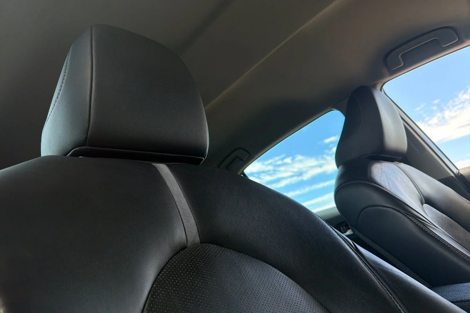 Used 2018 Gray Toyota XSE image 18