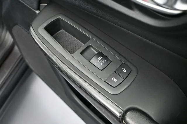 Used 2015 Gray Jeep Limited image 48