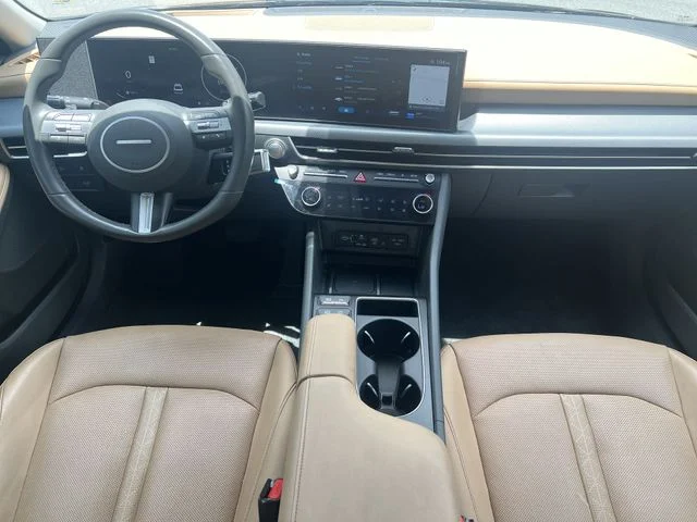 Used 2025 Black Hyundai Limited image 17