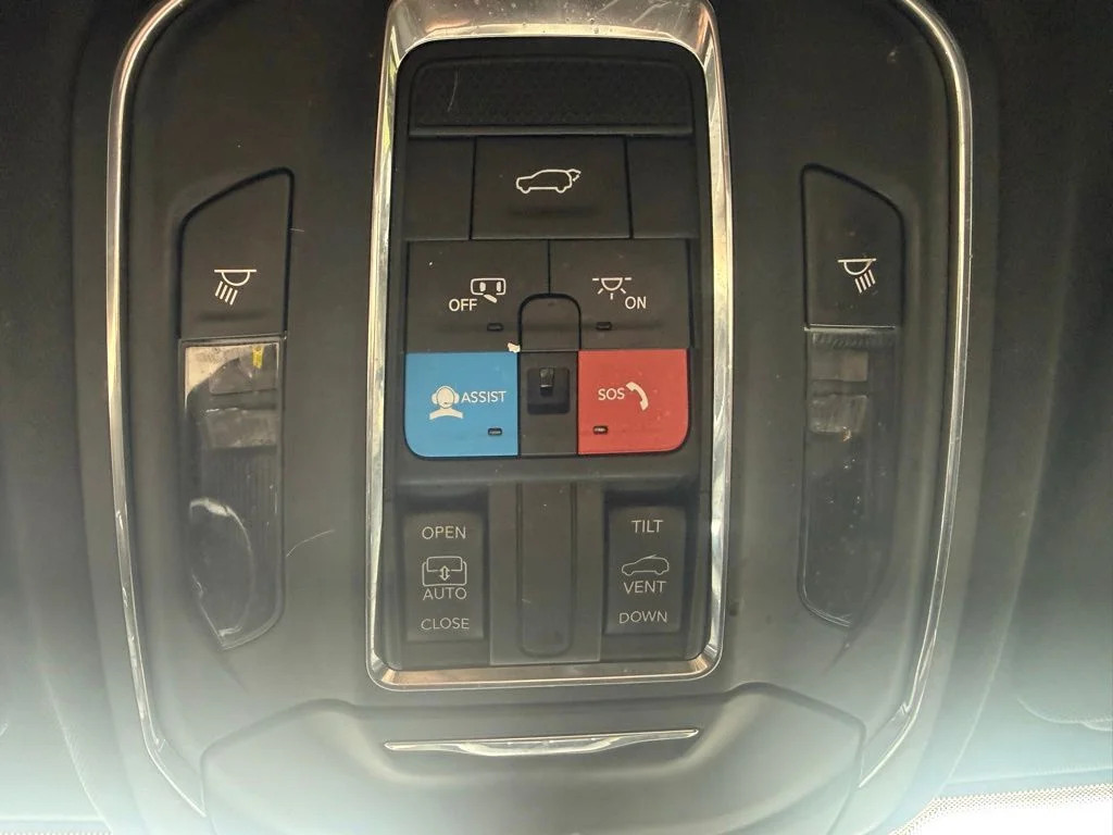 Used 2024 Black Jeep Altitude X image 27