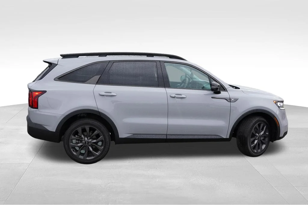Used 2023 Wolf Gray Kia X-Line EX image 2