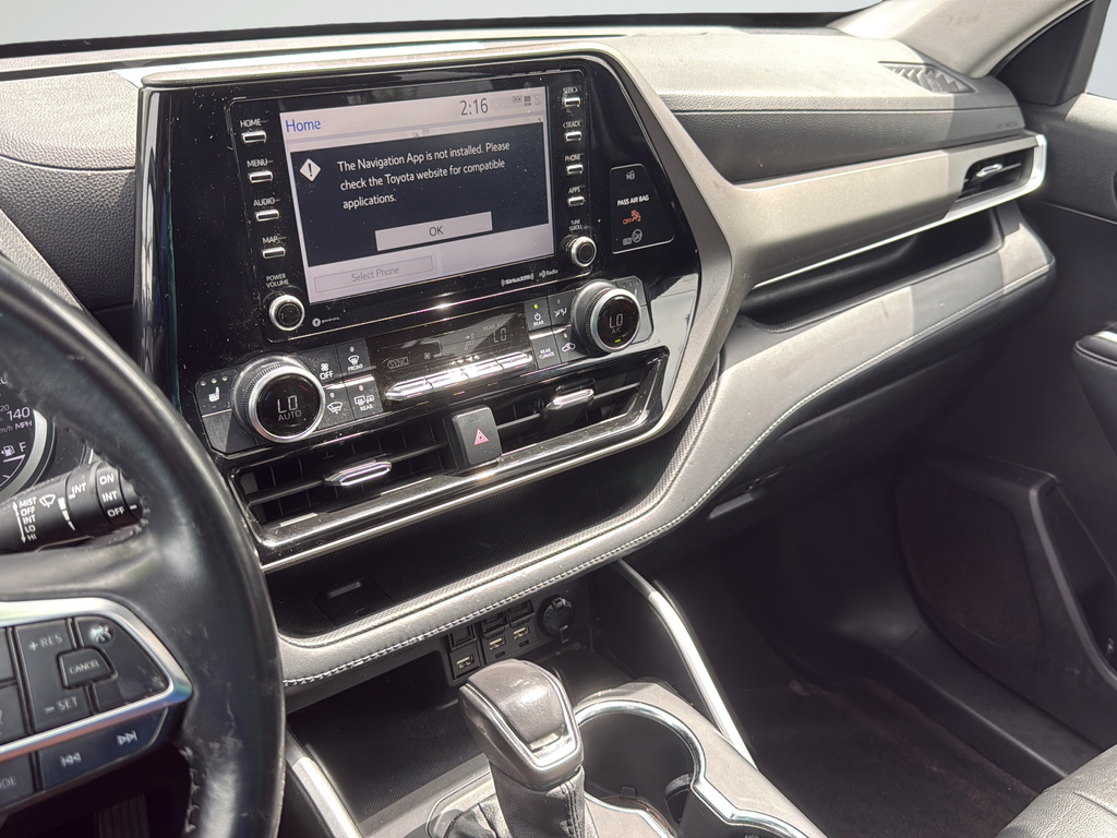 Used 2021  Toyota XLE image 25