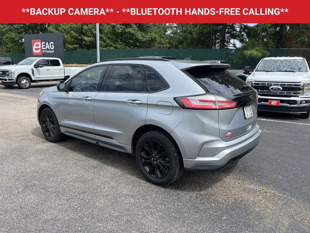 Used 2022 Iconic Silver Metallic Ford SE image 3