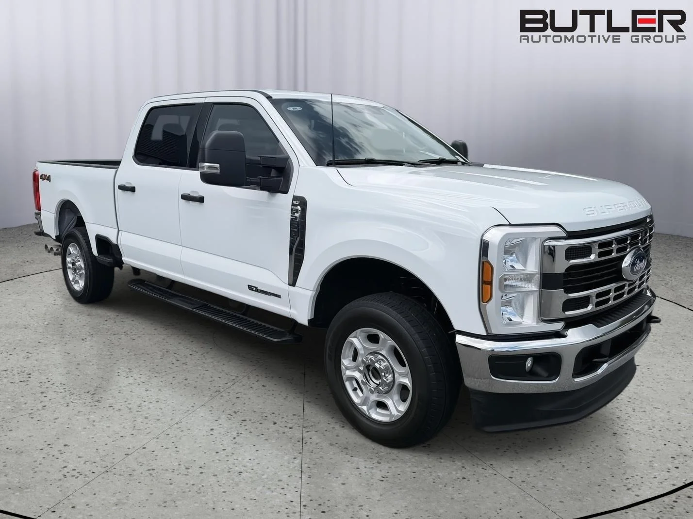 Used 2025 Oxford White Ford XLT image 6