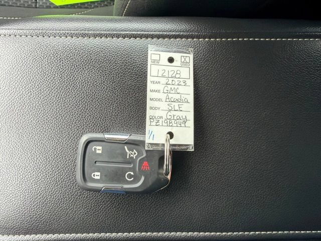 Used 2023 Sterling Metallic GMC SLE image 37