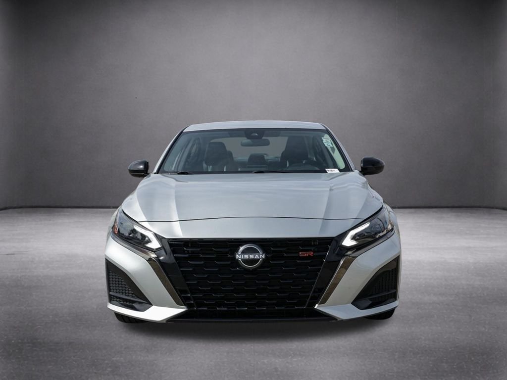 Used 2024 Silver Nissan 2.5 SR image 10