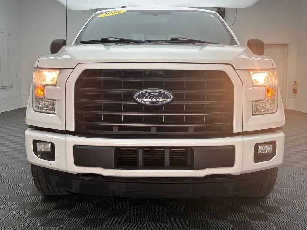 Used 2016 Oxford White Ford XLT image 13