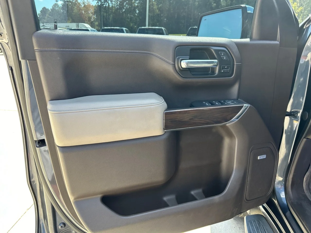 Used 2021 DARK SKY METALLIC GMC SLT image 10