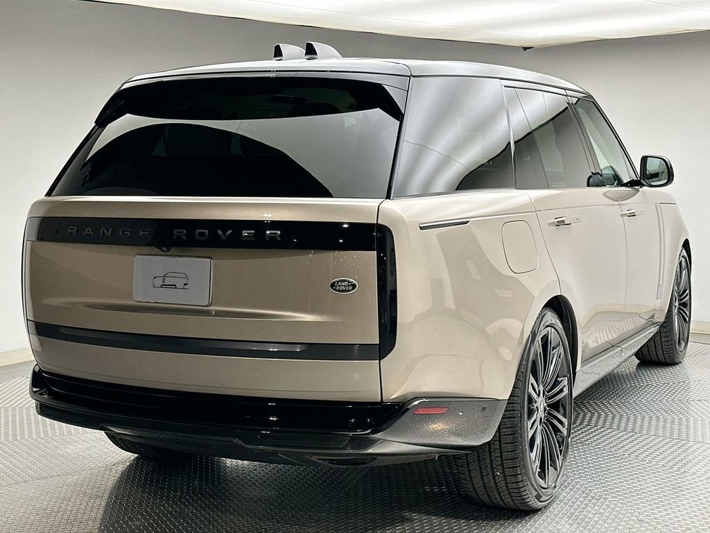 Used 2023 Batumi Gold Premium Metallic Land Rover SE image 13