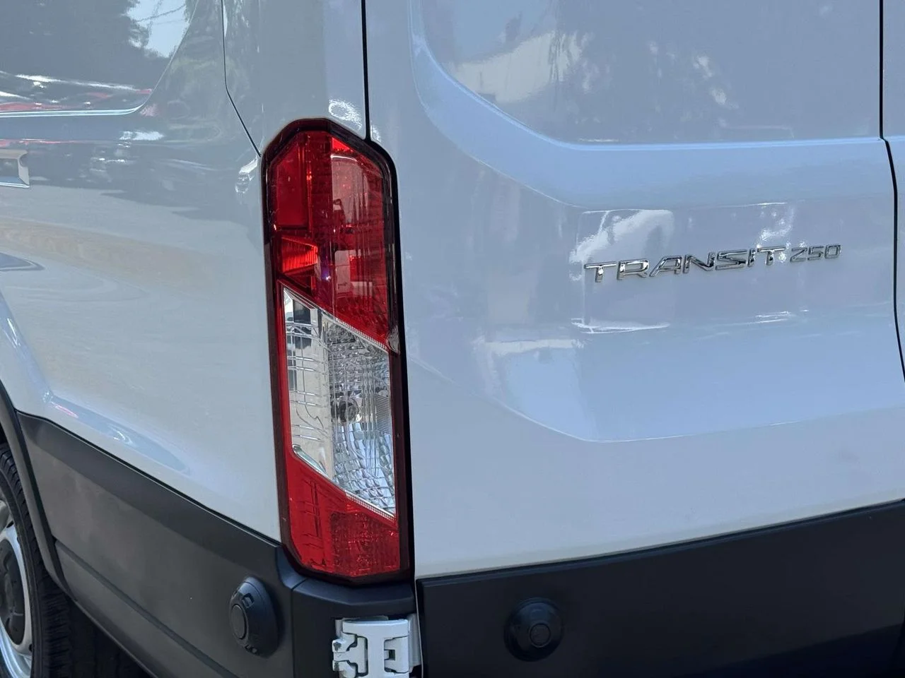 Used 2025 Oxford White Ford Base image 13