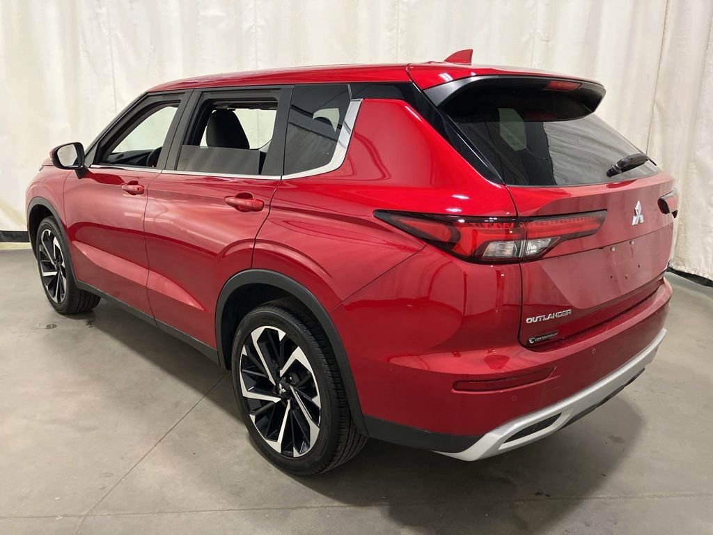 Used 2023  Mitsubishi SE image 24