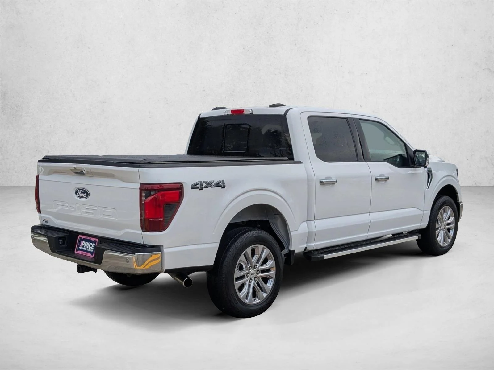 Used 2024 Oxford White Ford XLT image 5