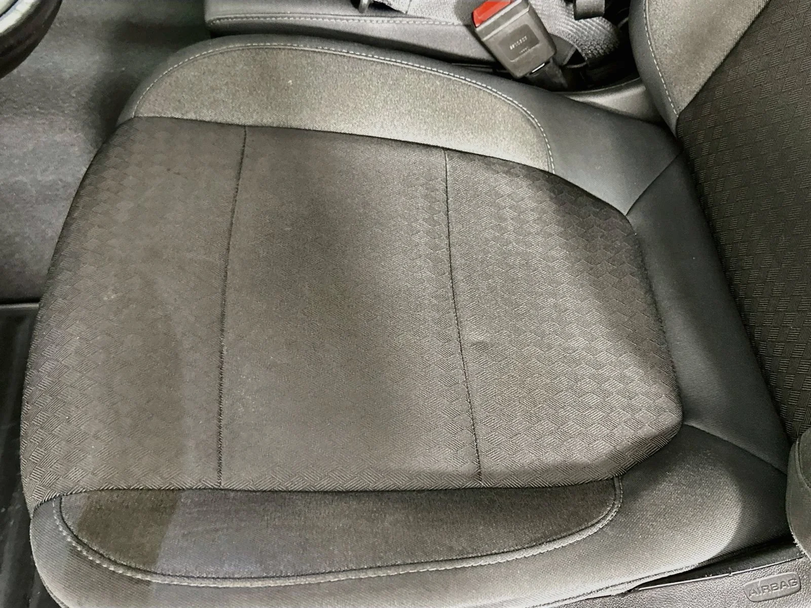 Used 2019 SUMMIT WHITE Chevrolet LT image 20
