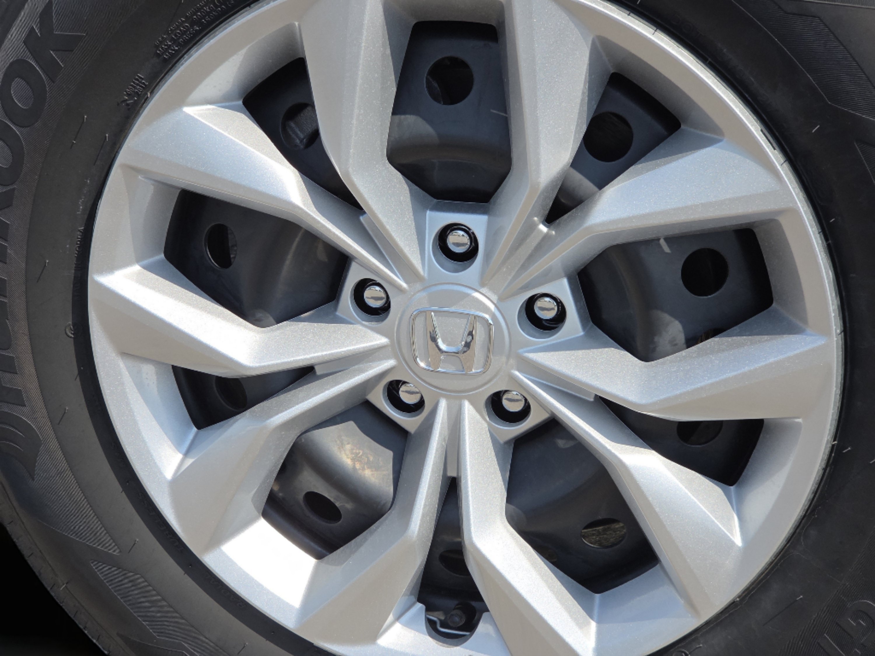 2026 Honda CR-V LX - Photo 18