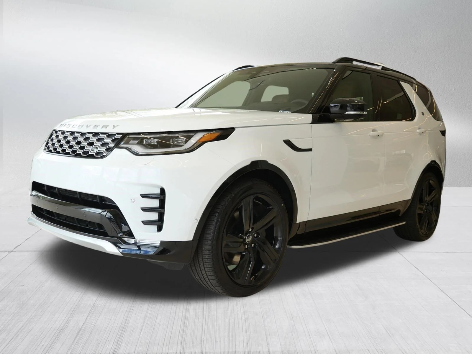 2026 Land Rover Discovery P360 Gemini Edition's photo