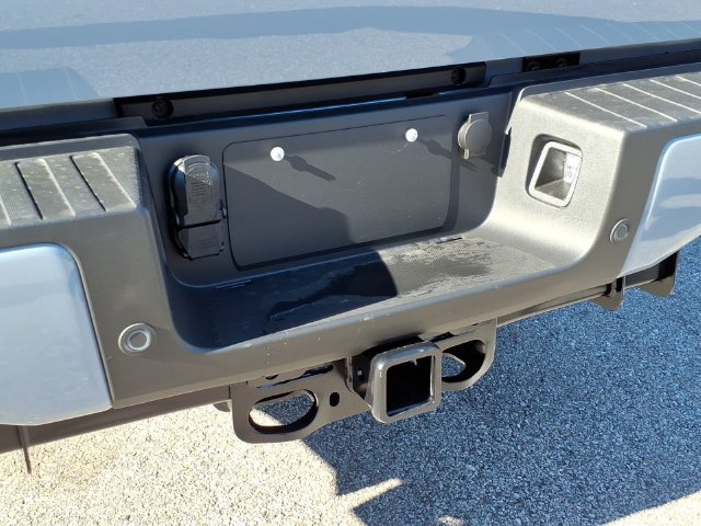 New 2027 Glacier Gray Metallic Tri-Coat Ford F-250® Lariat® image 6
