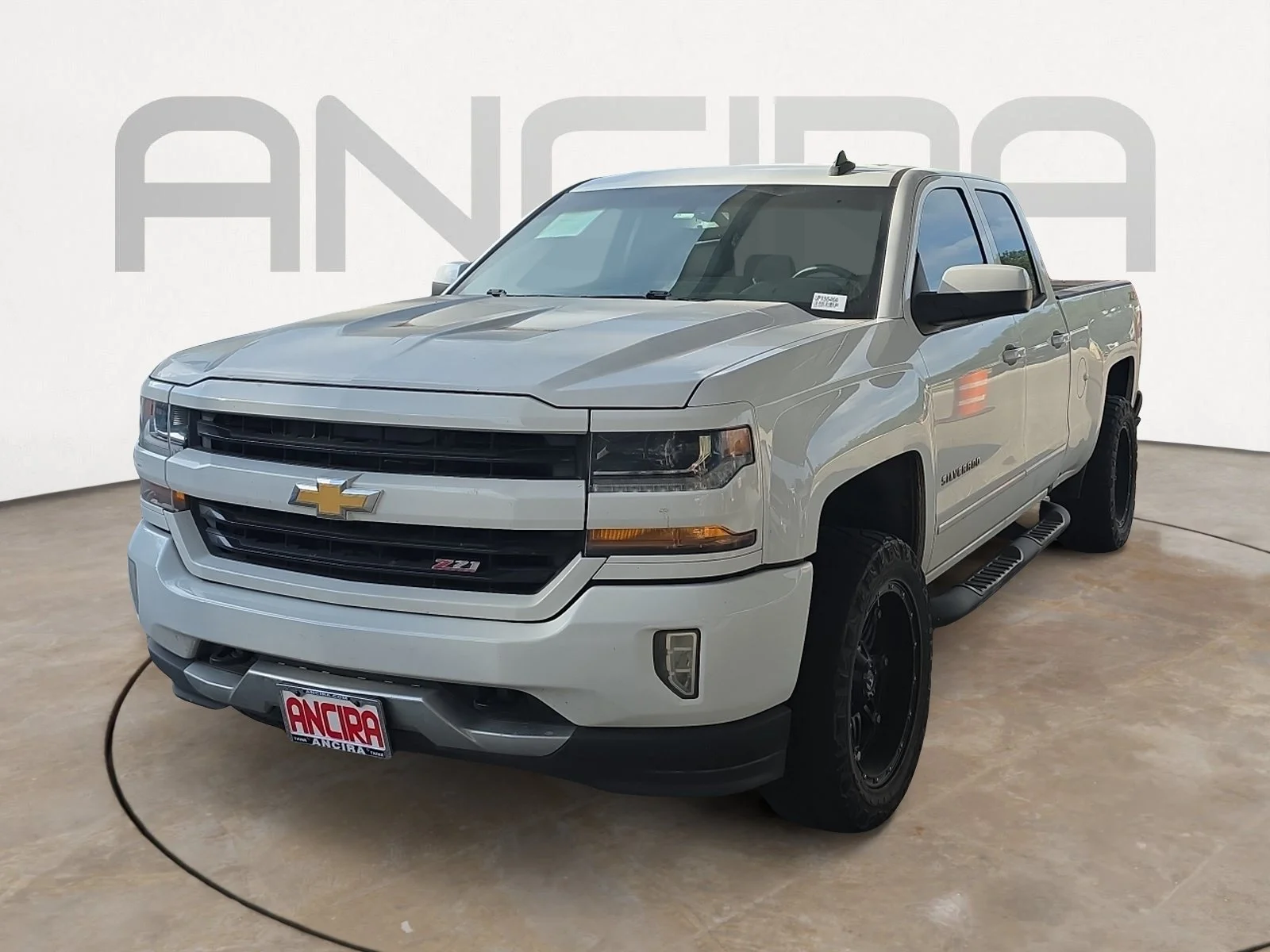 Used 2017 Summit White Chevrolet LT image 4