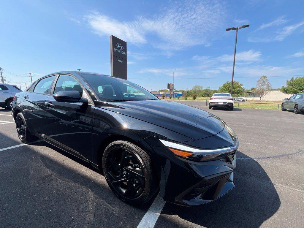 New 2026 Black Hyundai SEL Sport Plus image 4
