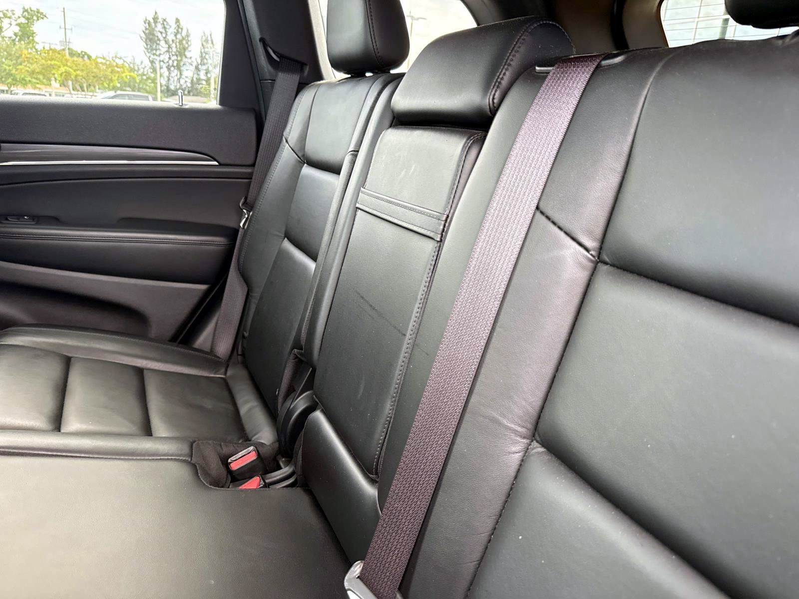 Used 2020 Bright White Clearcoat Jeep Limited image 13