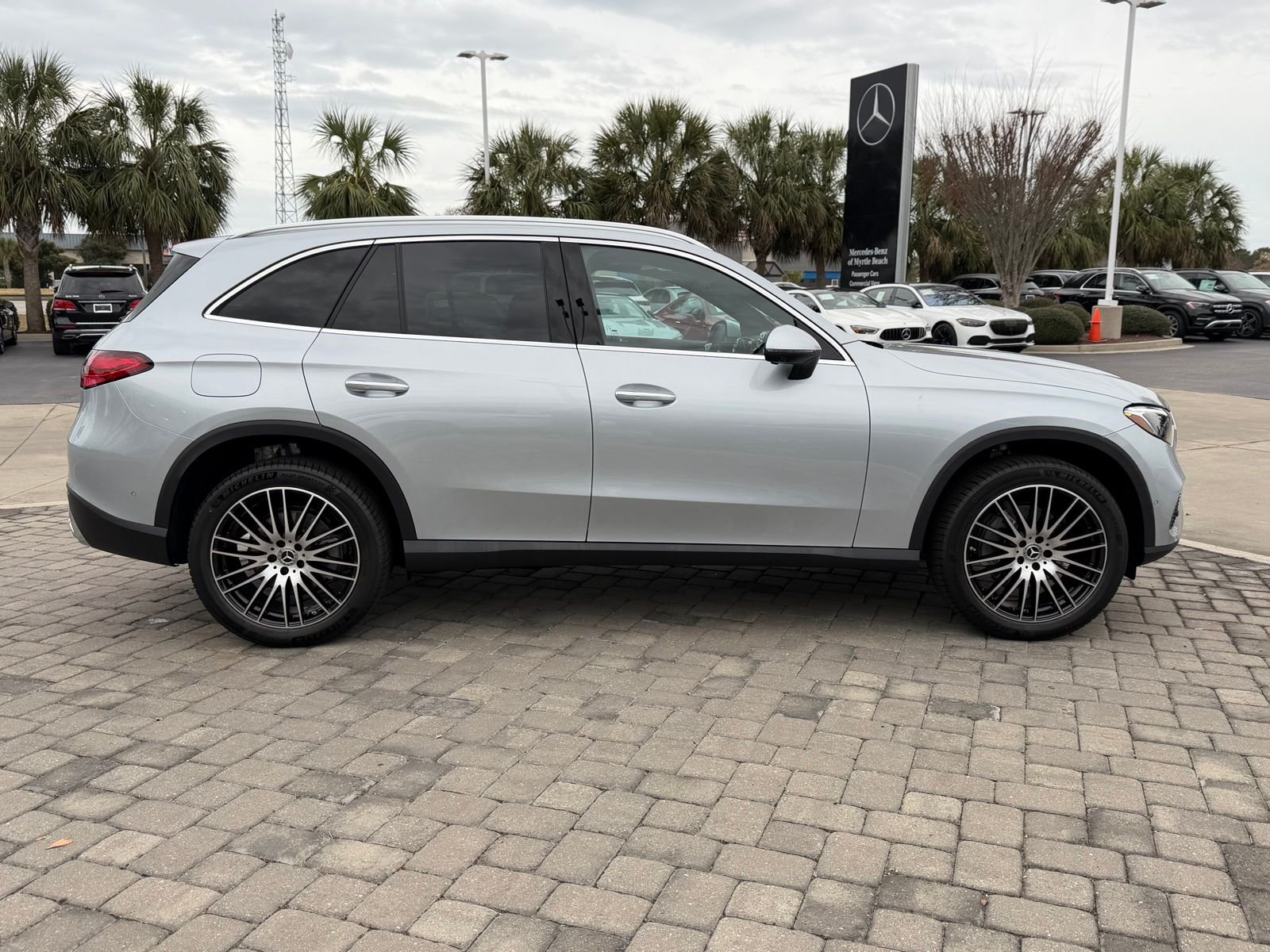 New 2026 Cirrus Silver Metallic Mercedes-Benz GLC 300 image 8