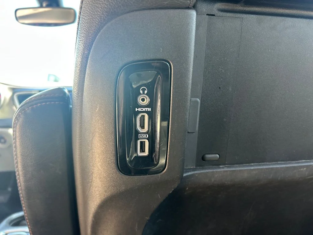 Used 2020 White Chrysler Touring L Plus image 32