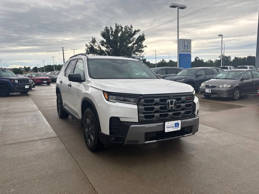Used 2026 White Honda TrailSport image 3