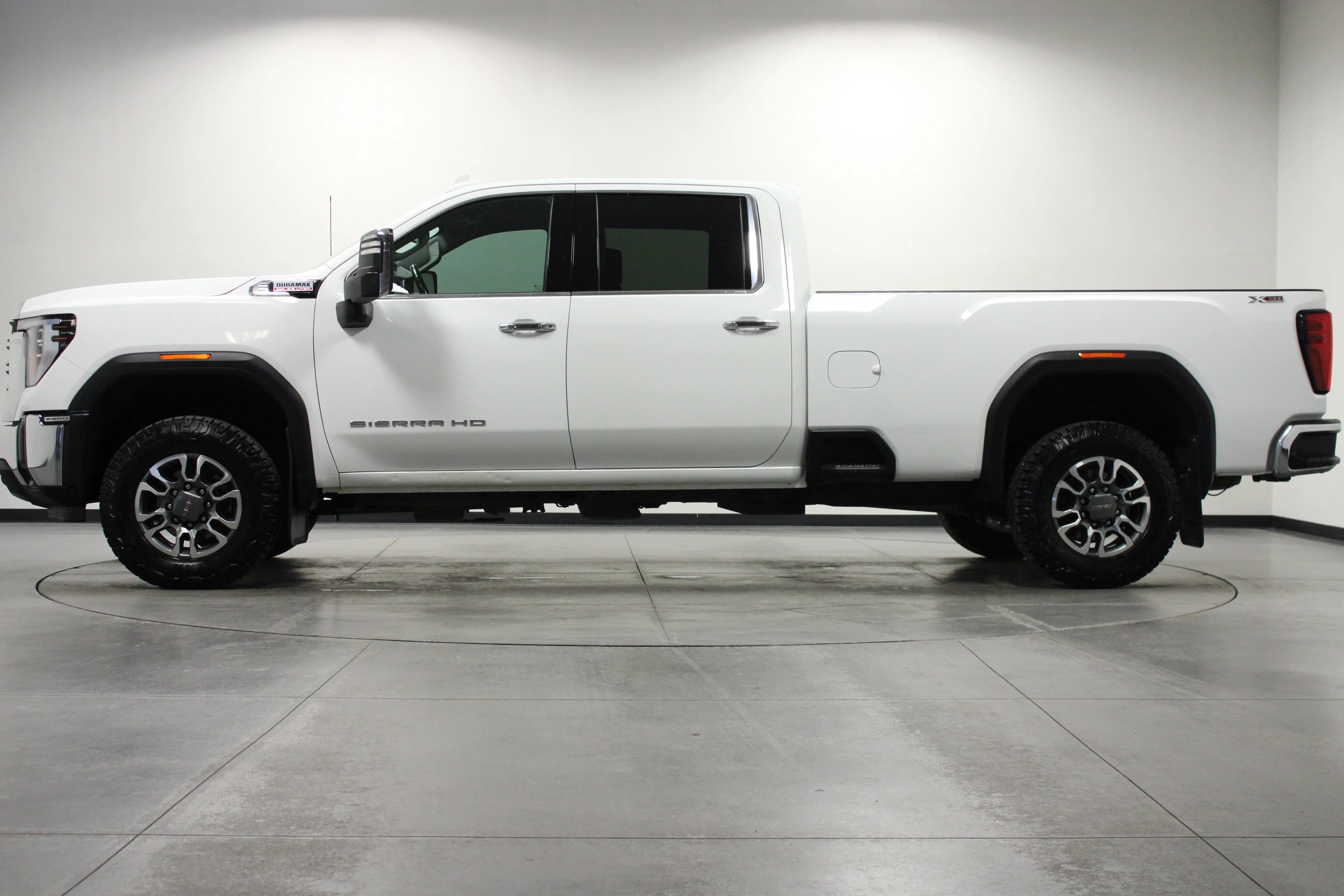 Used 2024 Summit White GMC SLT image 7