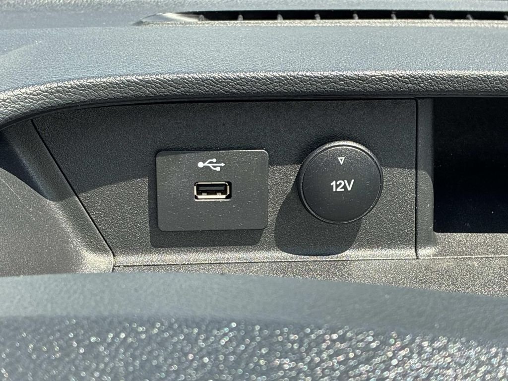 Used 2024  Ford Base image 29