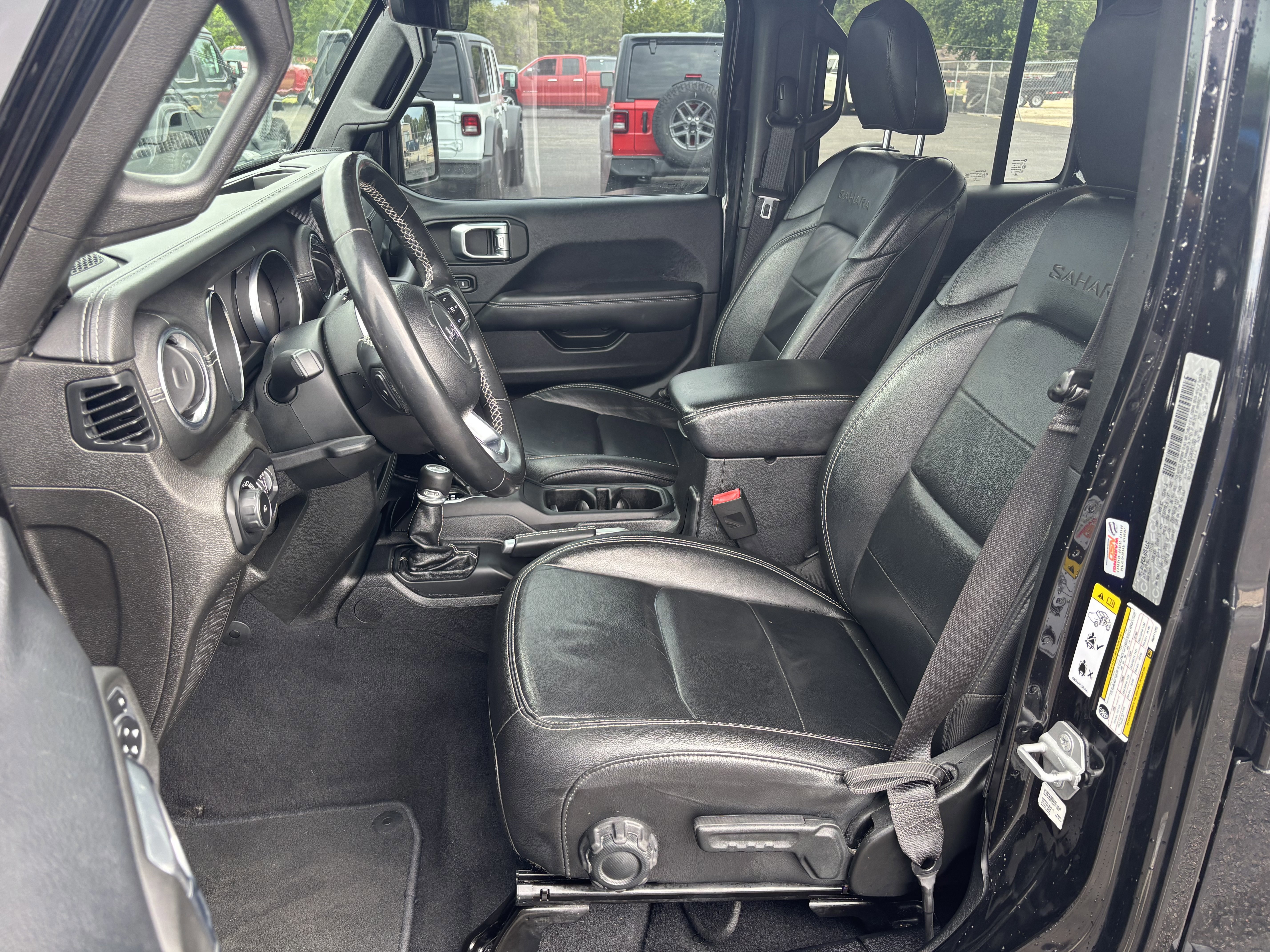 Used 2019 Black Clearcoat Jeep Sahara image 9