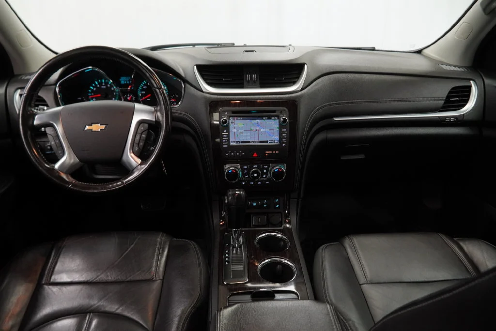 Used 2016 MOSAIC BLACK METALLIC Chevrolet LT image 3