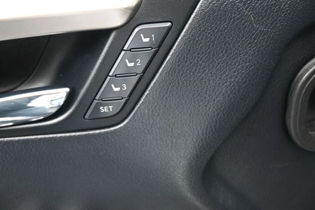 Used 2020 White Lexus 450h F Sport image 21