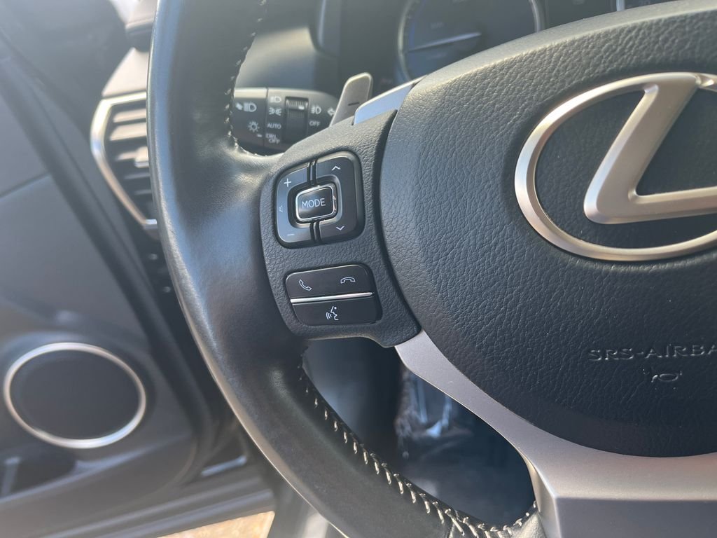 Used 2019 Black Lexus 300h image 33