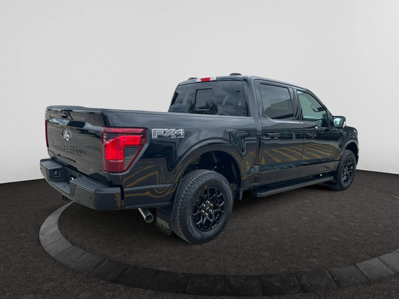 New 2026 Agate Black Metallic Ford XLT image 5