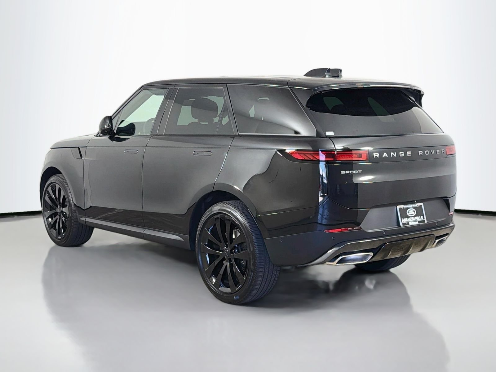New 2026 Santorini Black LAND ROVER SE image 3